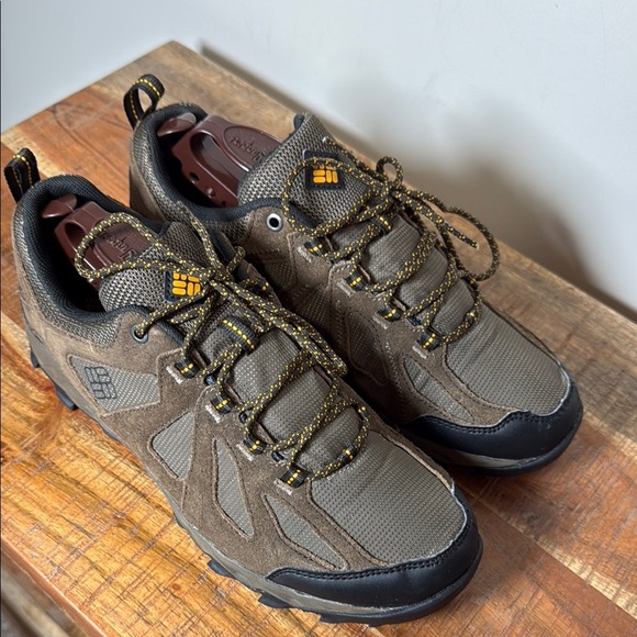 Columbia Brown and Black Hiking Trail Shoes Rugged Design, Men’s 8 - Picture 2 of 9